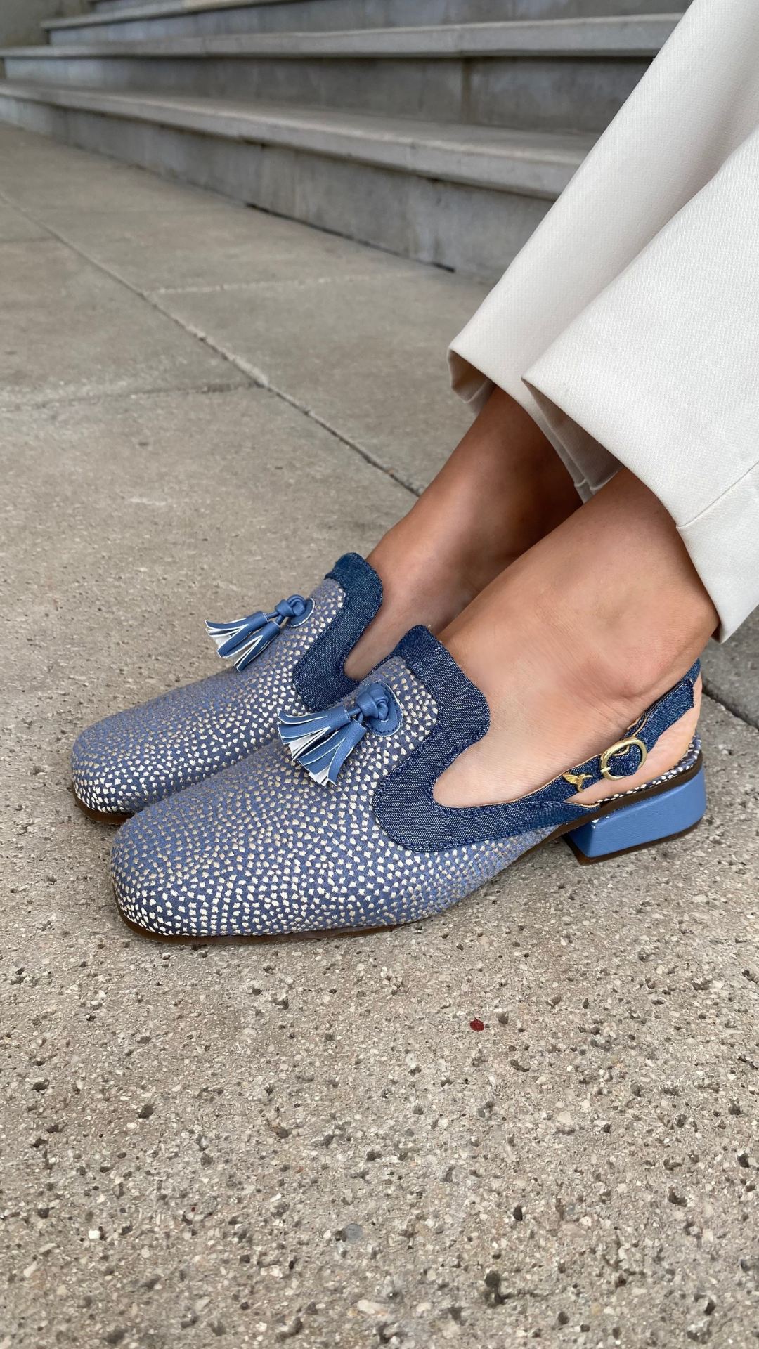 Mocasín con PomponesDenim