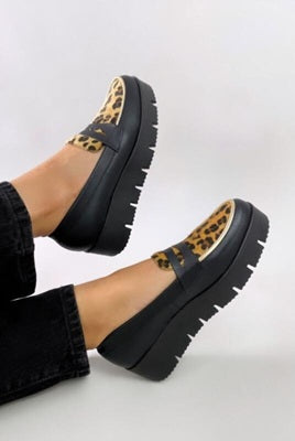 Mocasines para mujer hechos en Costa Rica. Diseño cómodo, elegante y versátil para uso diario con envío nacional e internacional.