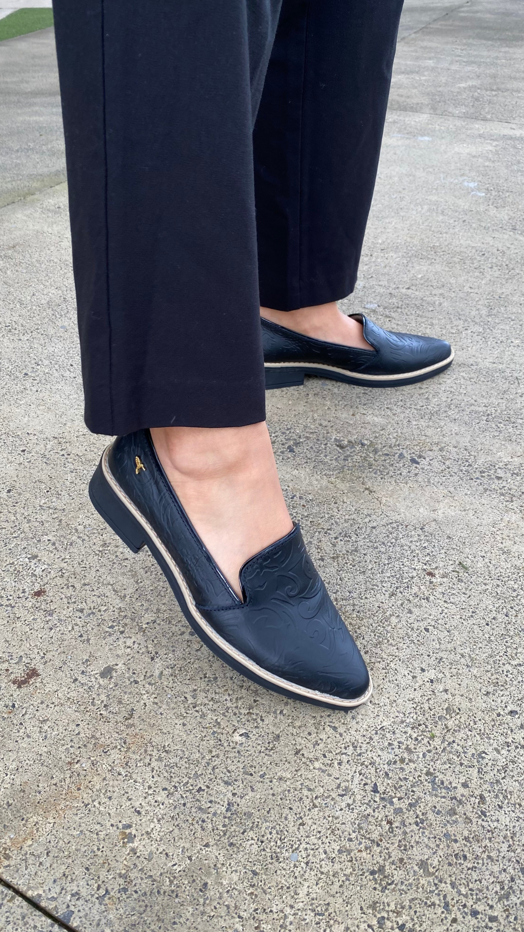 Mocasines para mujer hechos en Costa Rica. Diseño cómodo, elegante y versátil para uso diario con envío nacional e internacional.