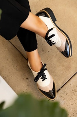 Oxford Clásico Wingtip Crema