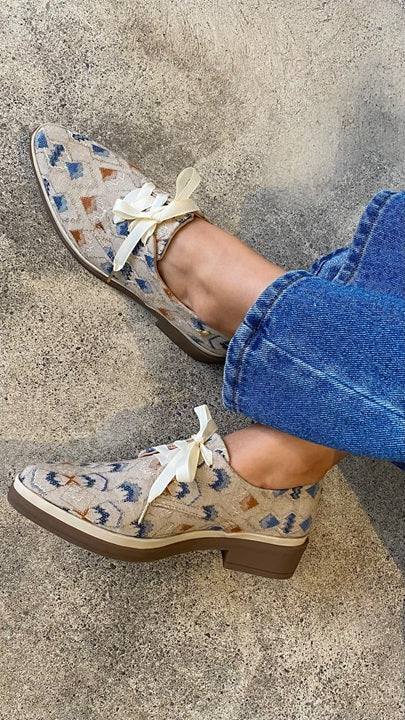 Classic Beige Derby