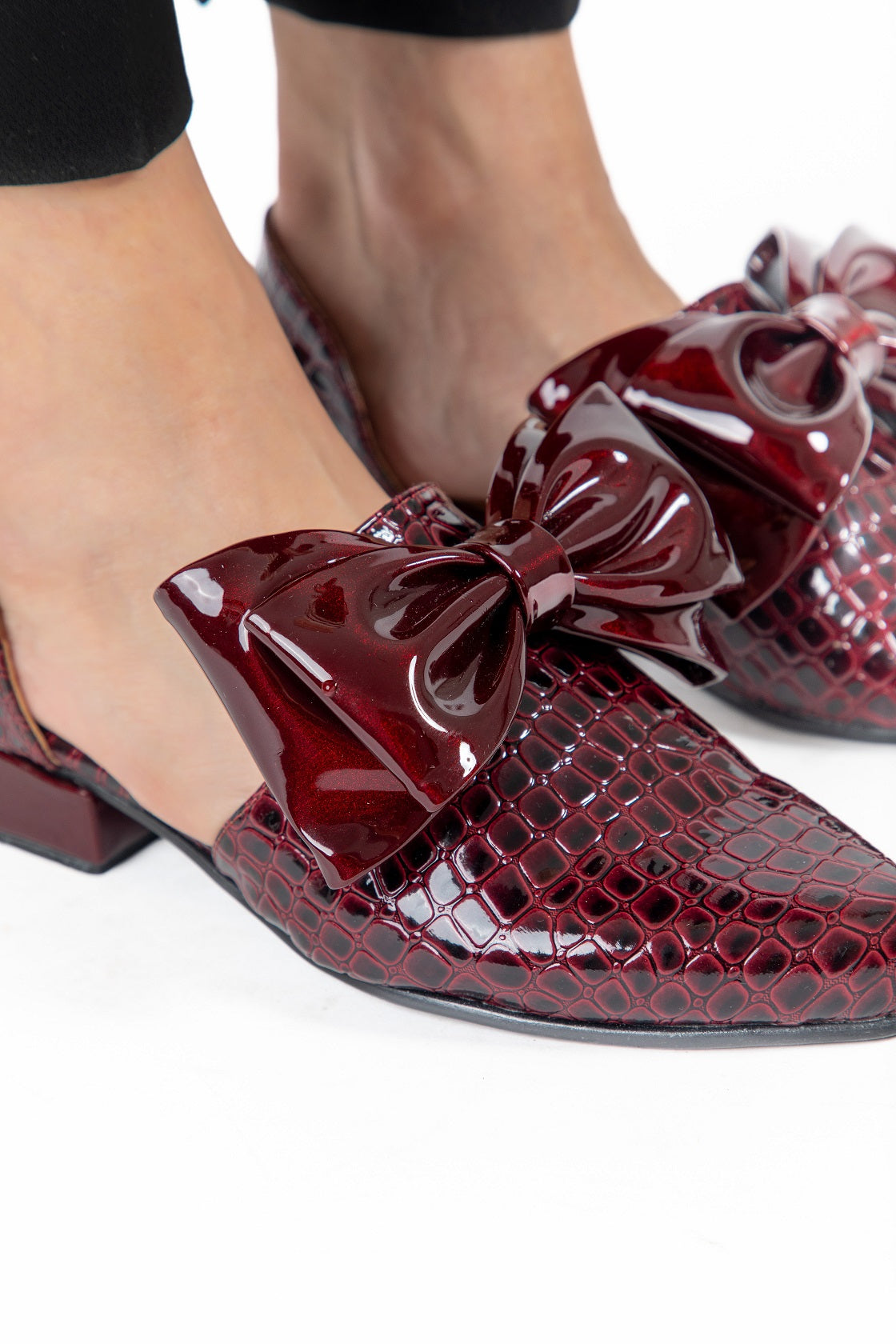 Loafer with Cut-Out DetailsWine