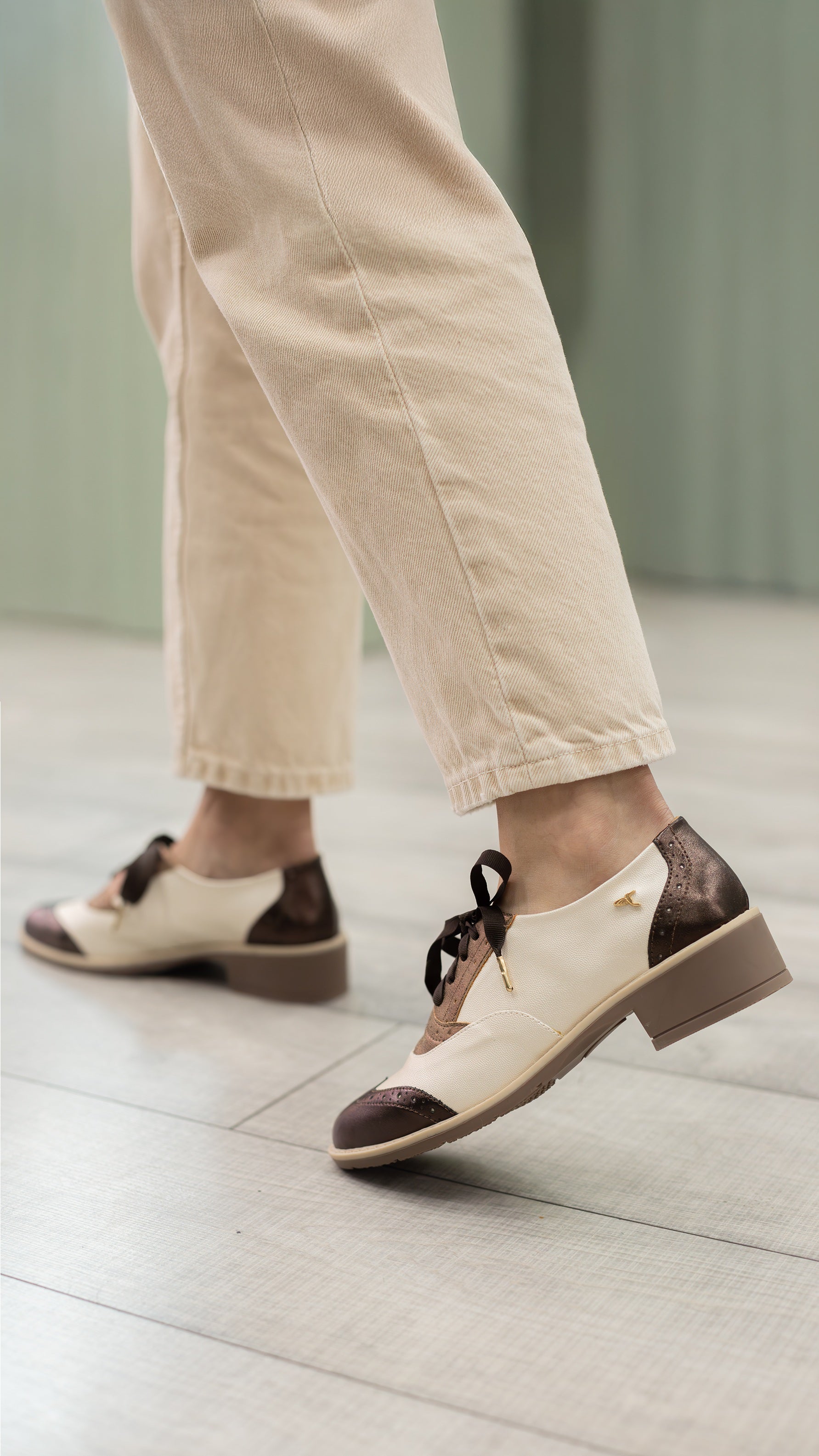 Oxford Round Toe WingtipMetal-Moka