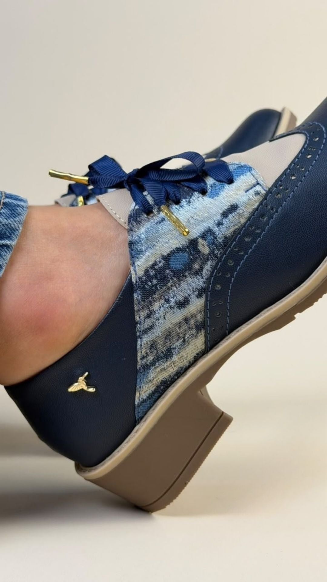 Derby Wingtip Round Toe Camel