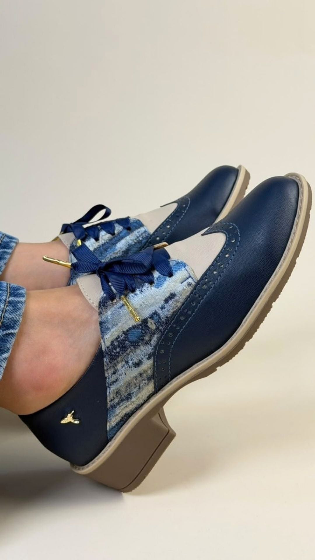Derby Wingtip Round Toe Camel