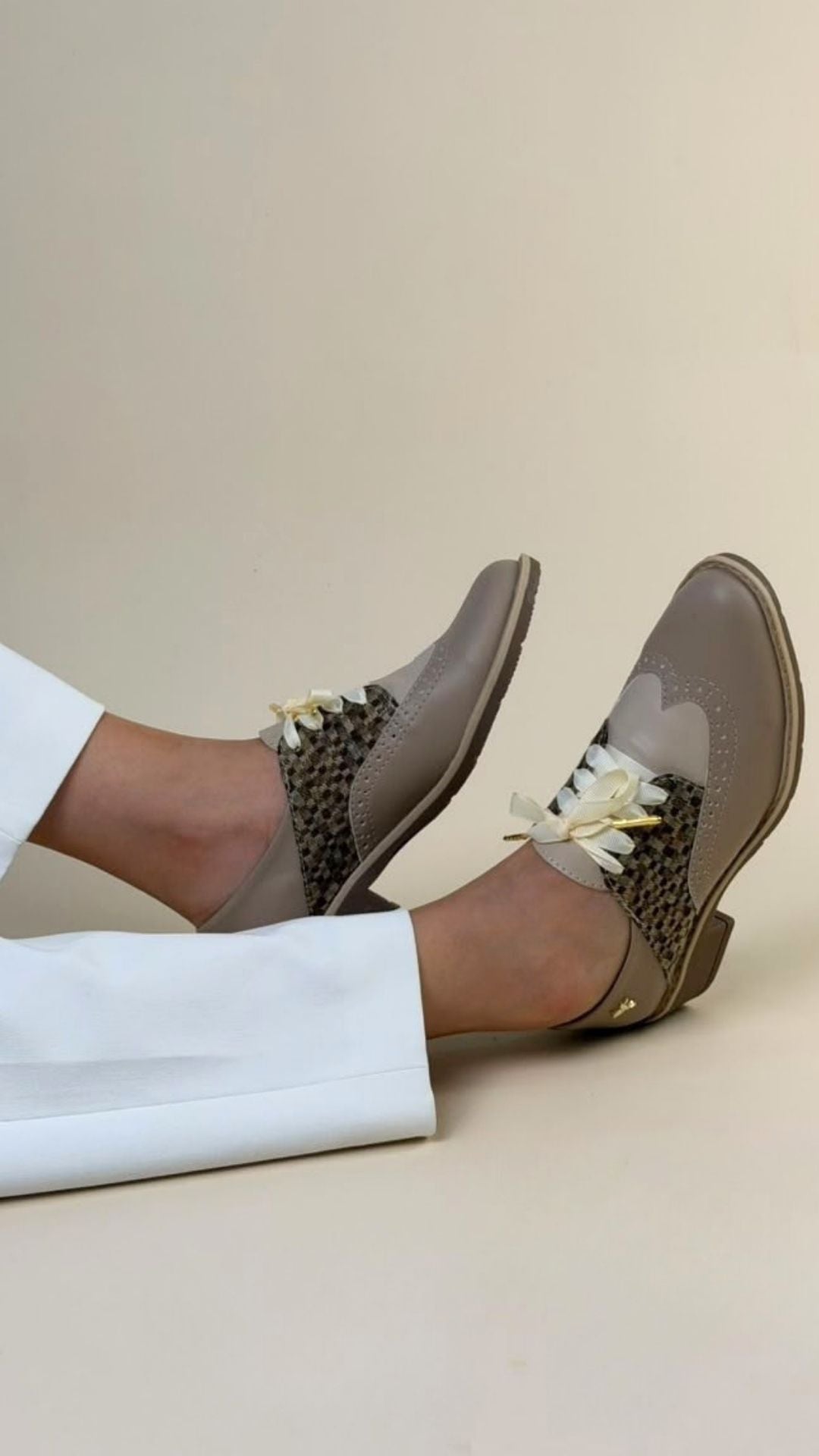 Derby Wingtip Round Toe Camel