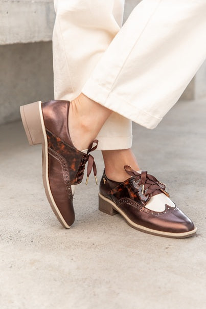 Derby Wingtip Punta Redonda Metal-Moka