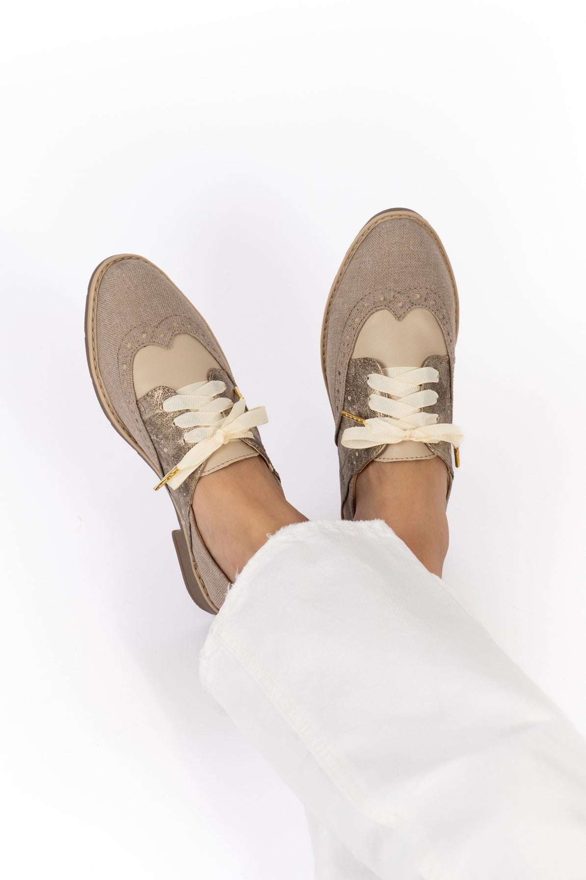 Derby Wingtip Punta Redonda Curri Crudo
