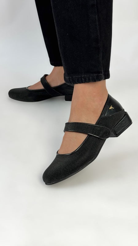 Mocasines para mujer hechos en Costa Rica. Diseño cómodo, elegante y versátil para uso diario con envío nacional e internacional.