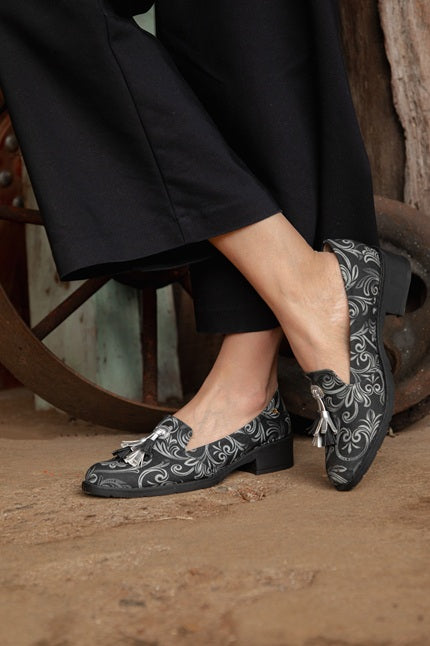 Mocasines para mujer hechos en Costa Rica. Diseño cómodo, elegante y versátil para uso diario con envío nacional e internacional.