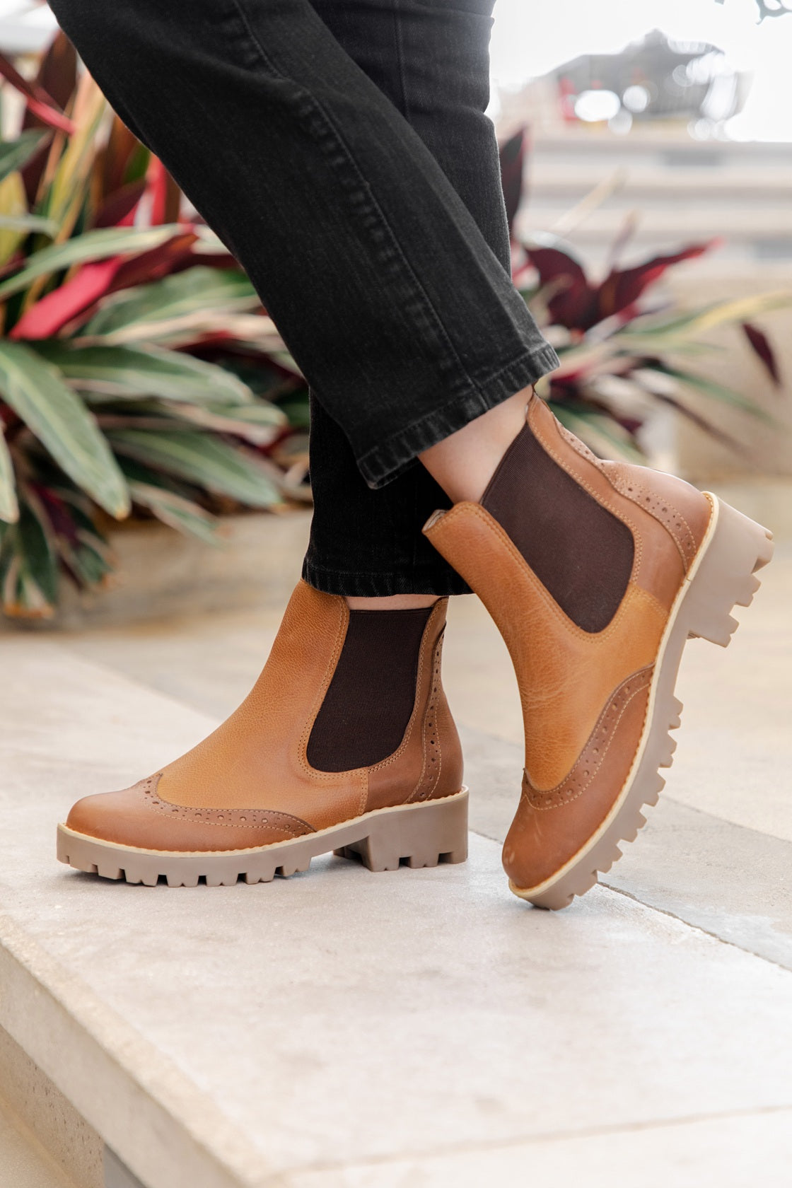 Botas para mujer diseñadas y hechas en Costa Rica. Diseño exclusivo, cómodo y versátil con envío nacional e internacional.