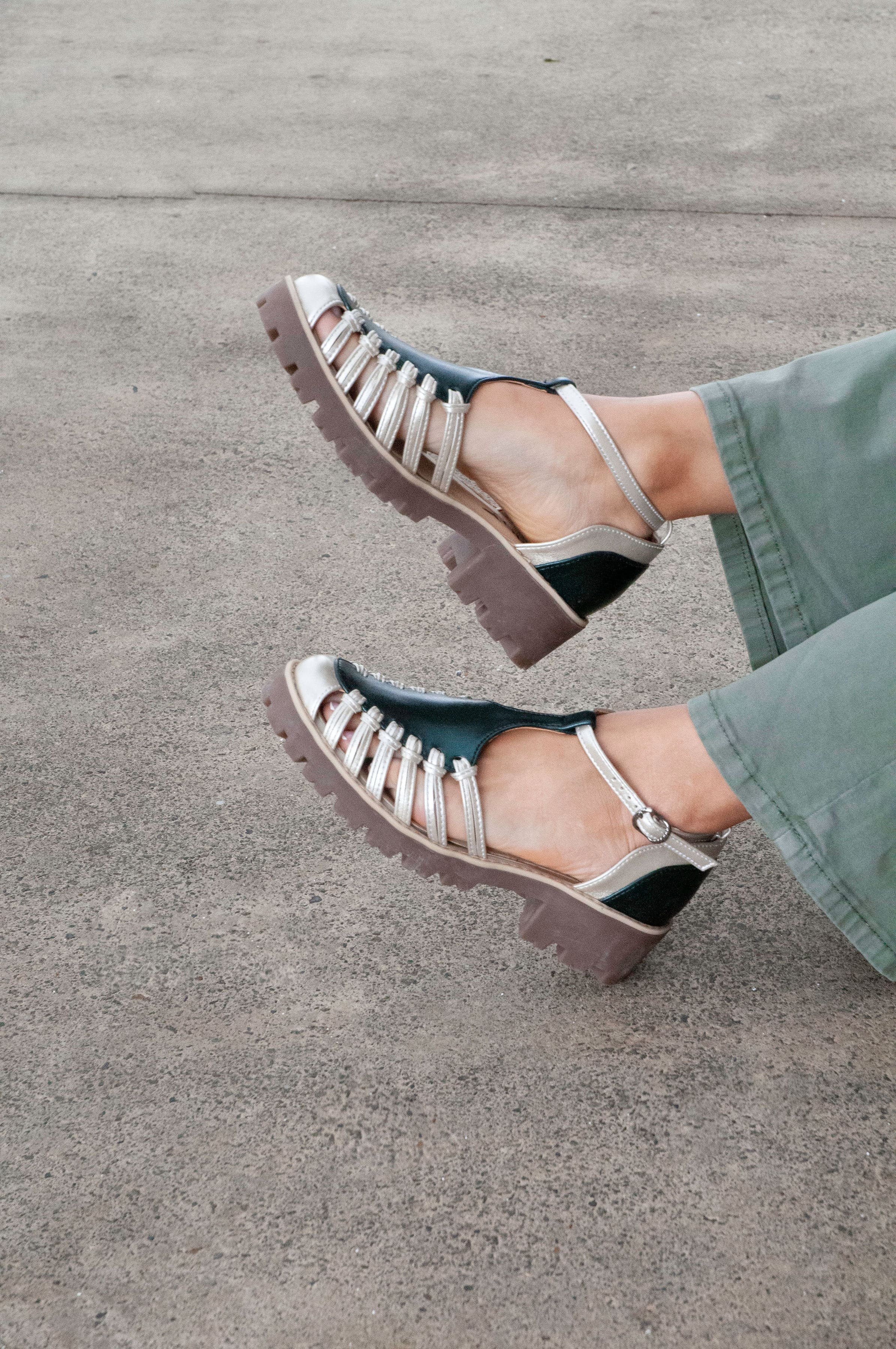 Sandalia Estilo Fisherman Metalico Malaquita