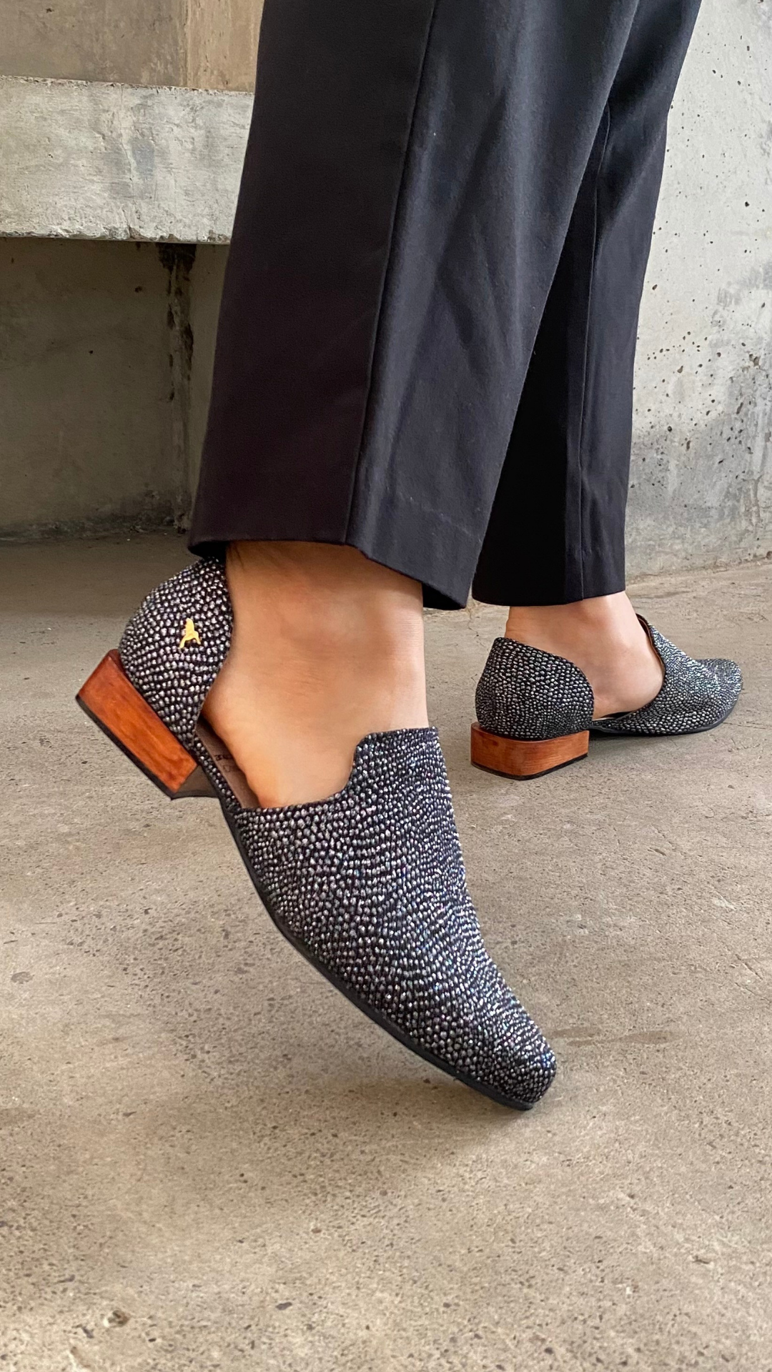 Mocasines para mujer hechos en Costa Rica. Diseño cómodo, elegante y versátil para uso diario con envío nacional e internacional.