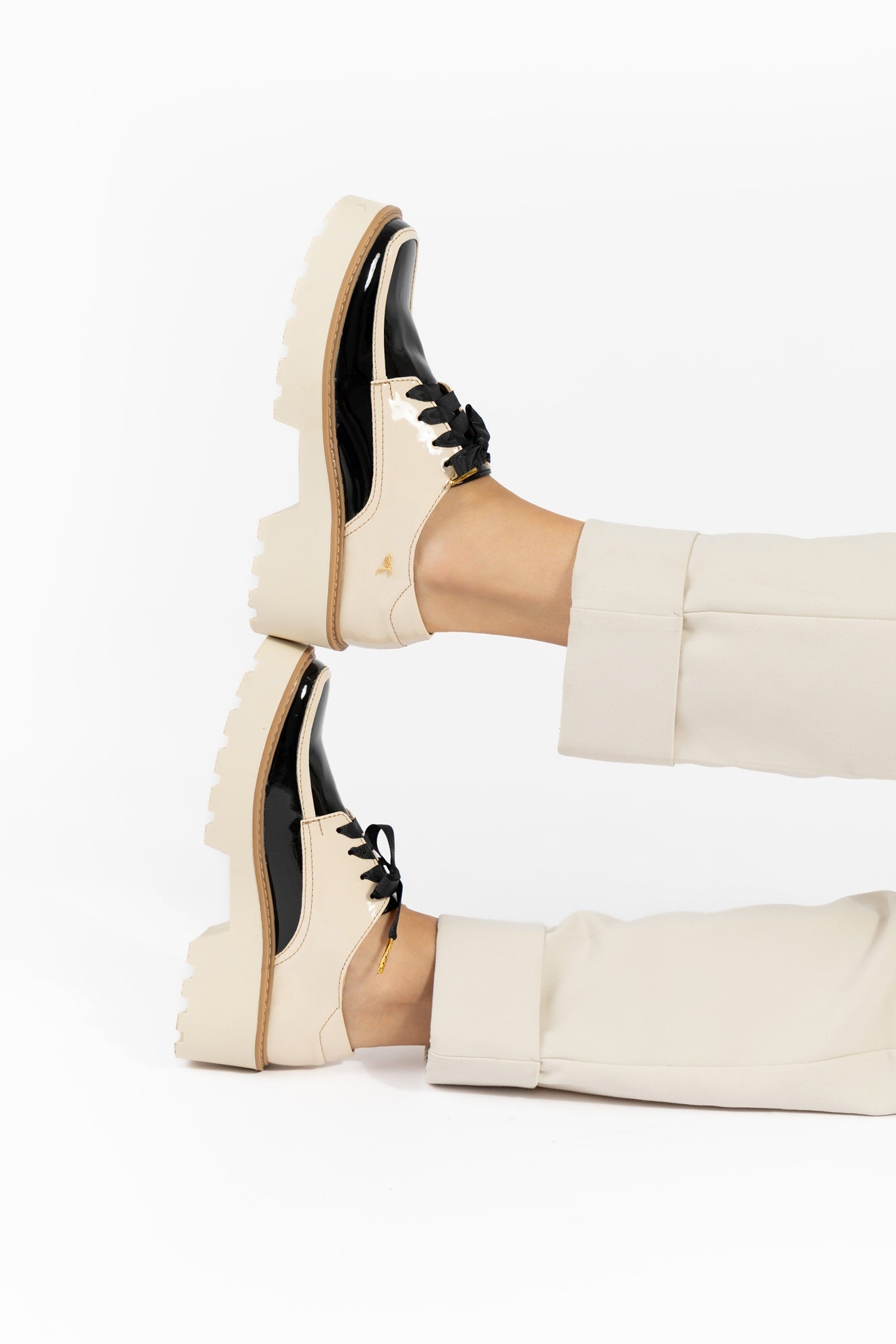 Derby Classic Square Toe Black