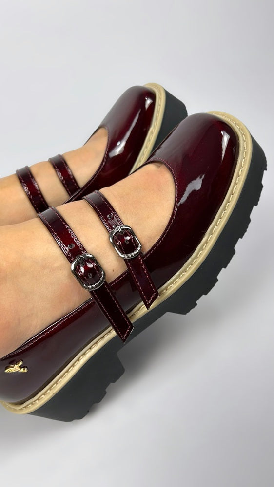 Mary Jane Double Strap Punta Cuadrada Vino