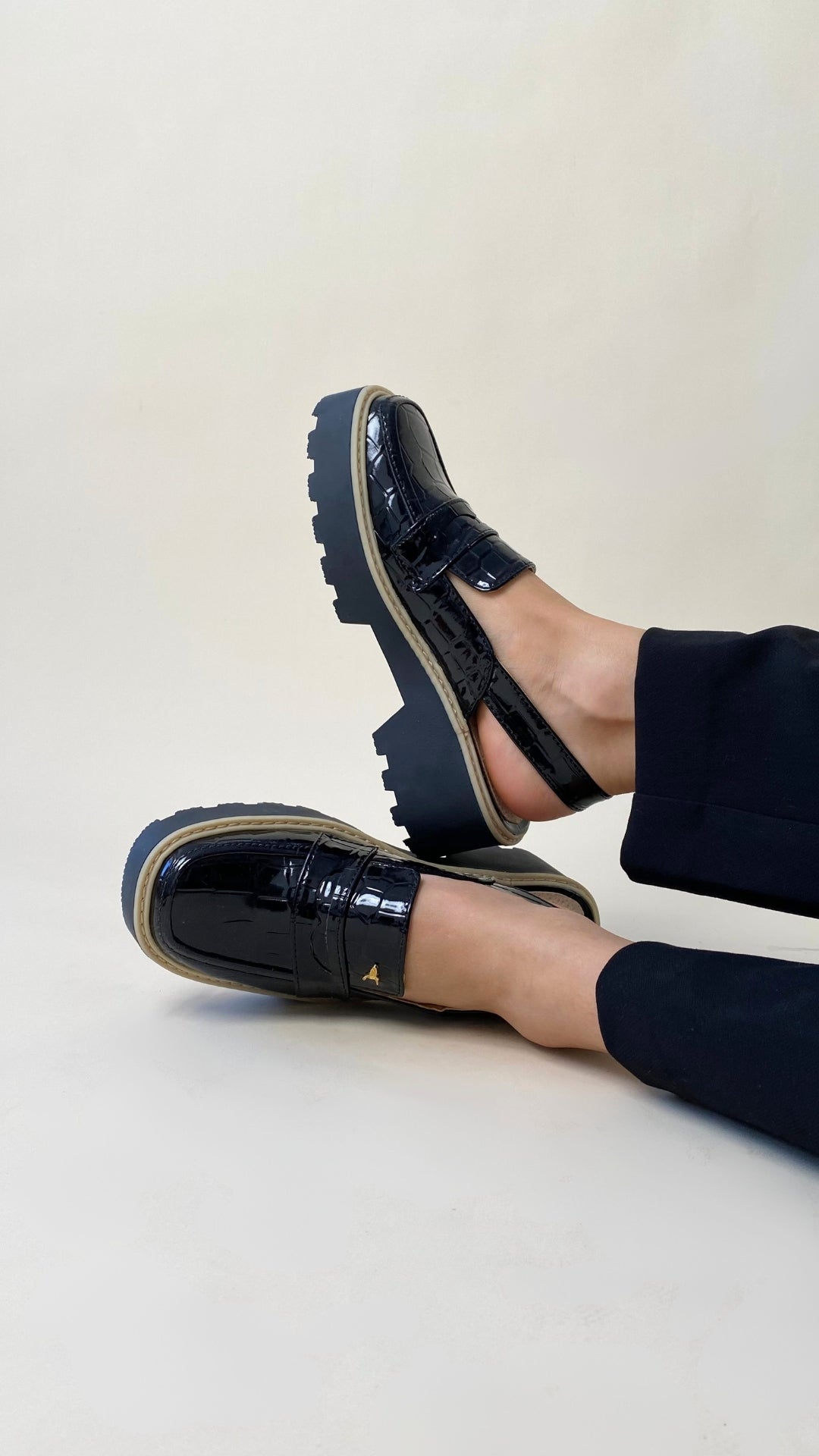 Slingback Punta Cuadrada Lagarto Negro