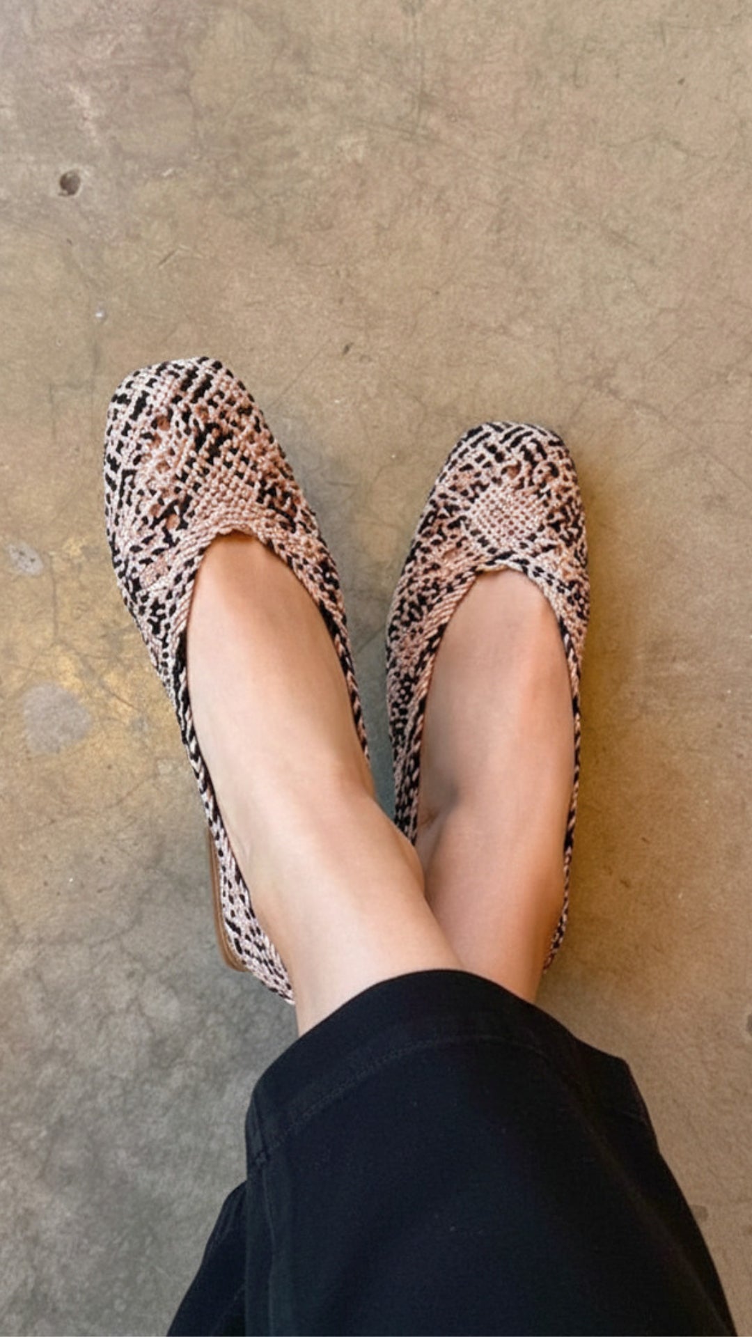 Mary jane y flats para mujer diseñados y hechos en Costa Rica. Calzado cómodo, femenino y versátil con envío a todo Costa Rica e internacional.