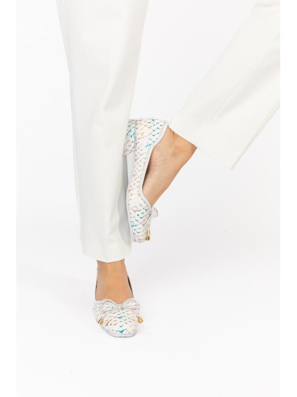 Flat con Lazo Blanco