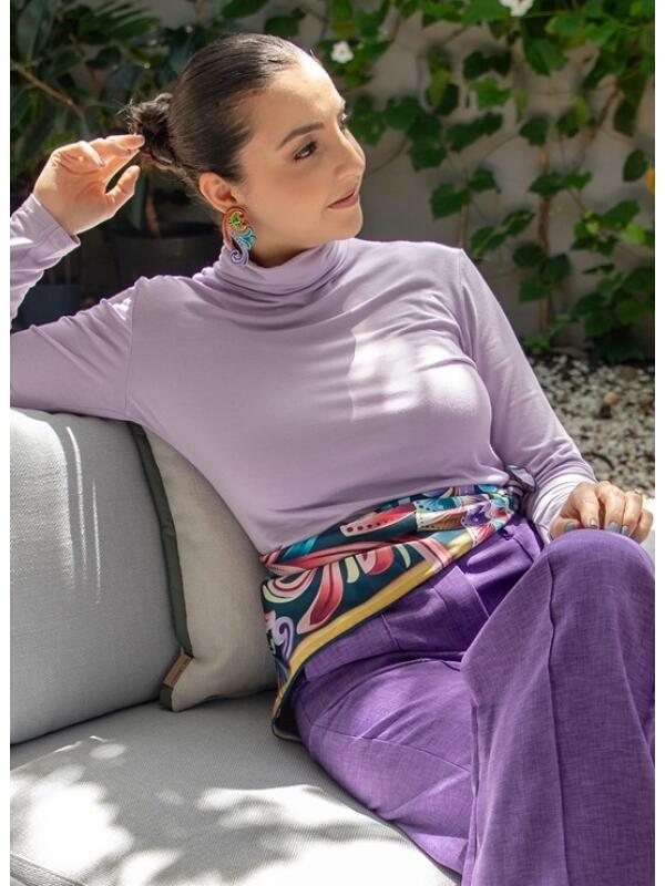 Blusa Cuello Tortuga Suave Lila