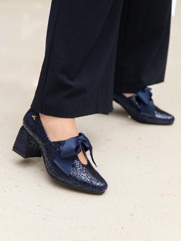 Tacon con Lazo de Cinta Azul