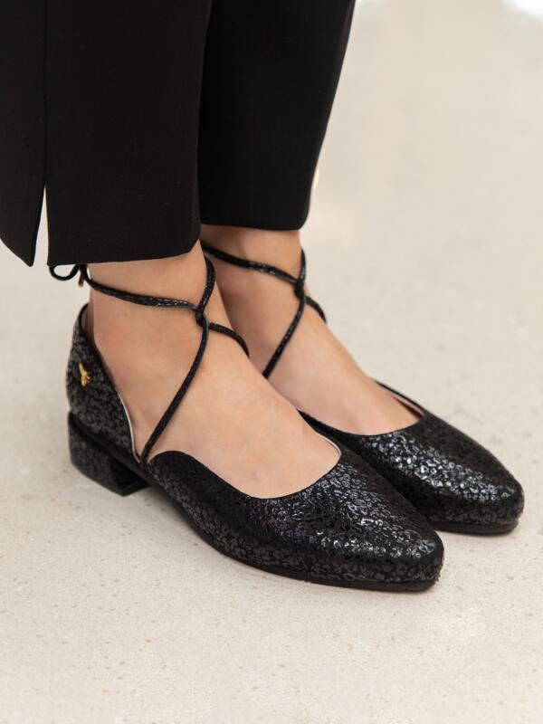 Flat Lace-Up Negro