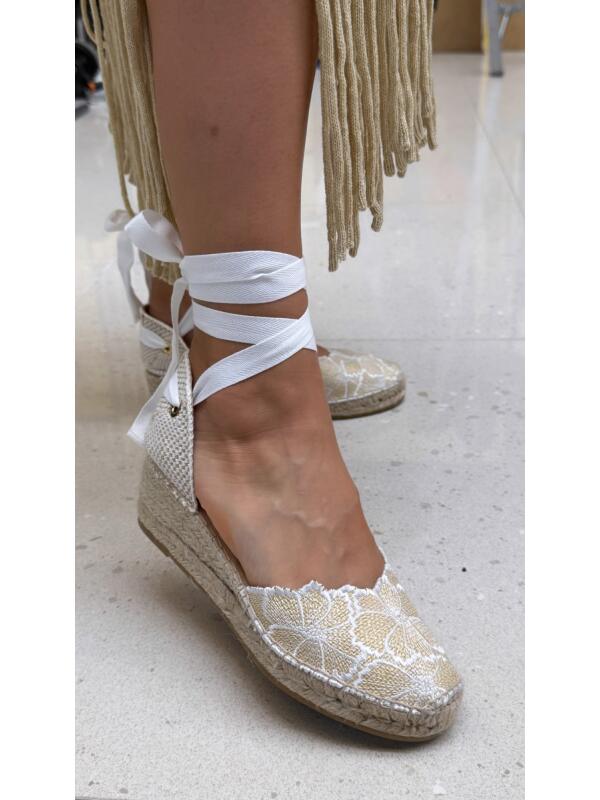 Alpargata Bordada con Cuña Baja Blanco