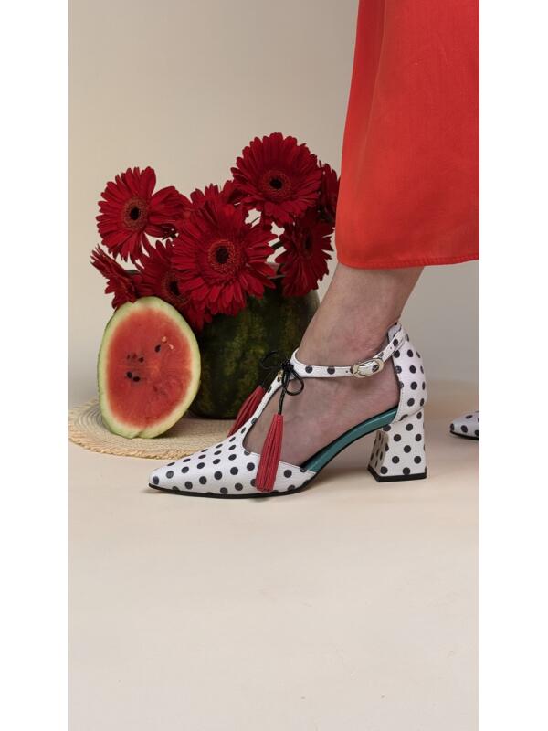 Tacon Con Borlas Decorativas Blanco