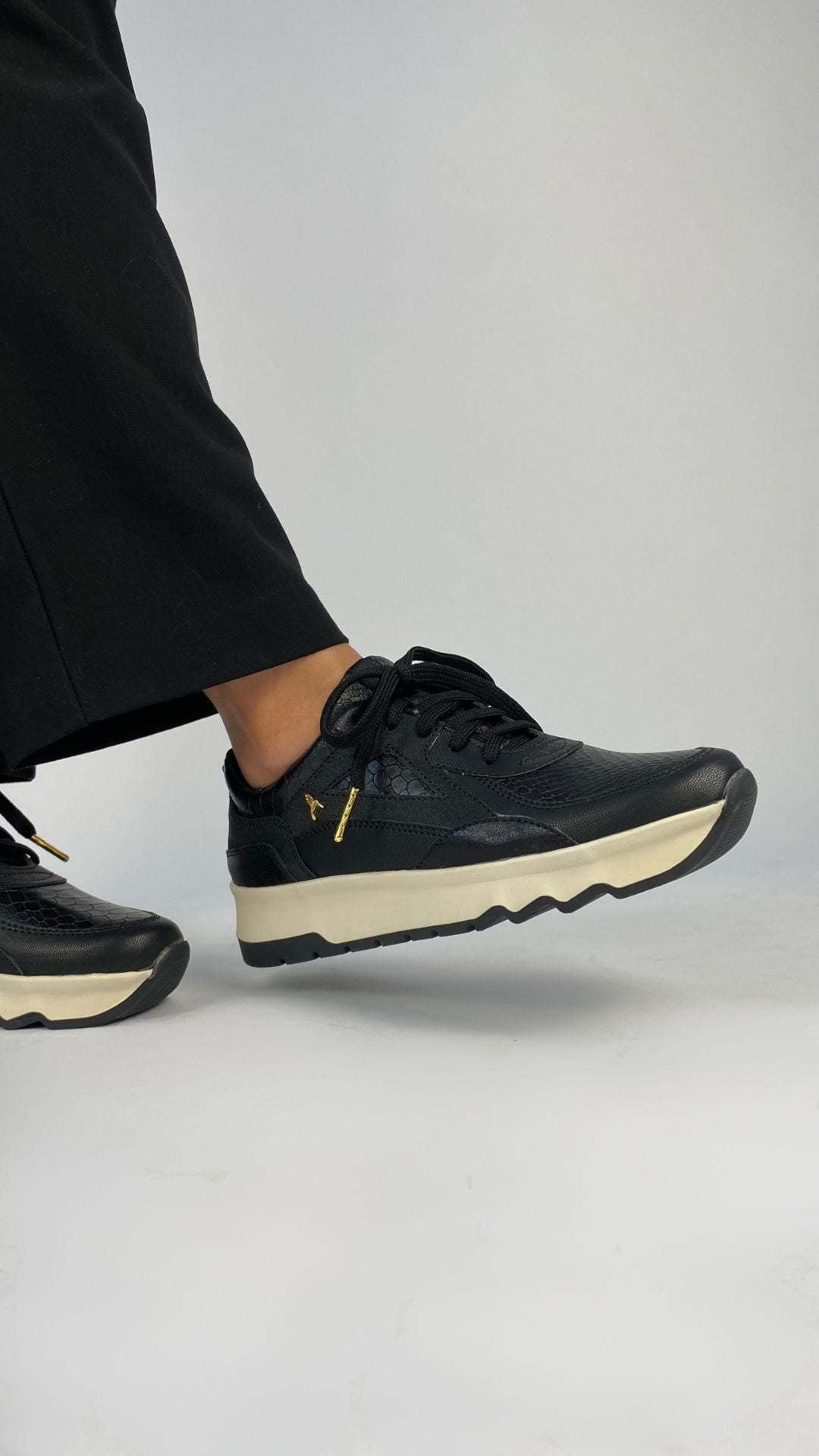 Metallic Nappa Essential Urban Sneakers Mercurio