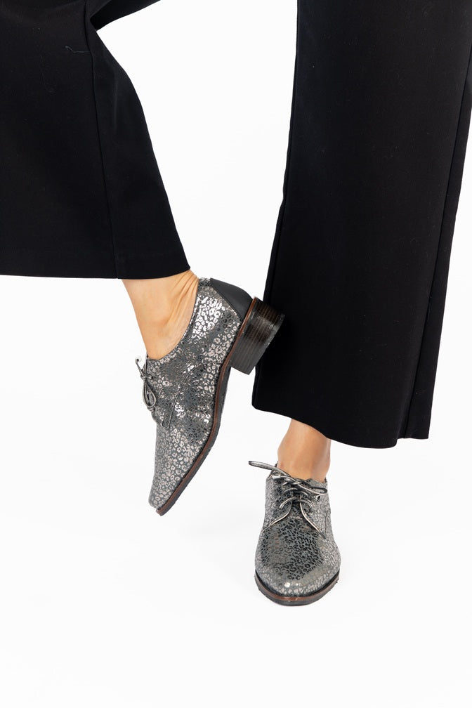 Derby Clásico Punta Alargada Fusil