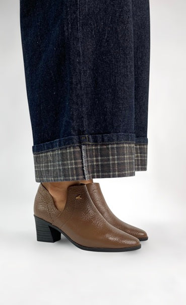 Botin Cut Out Mustang