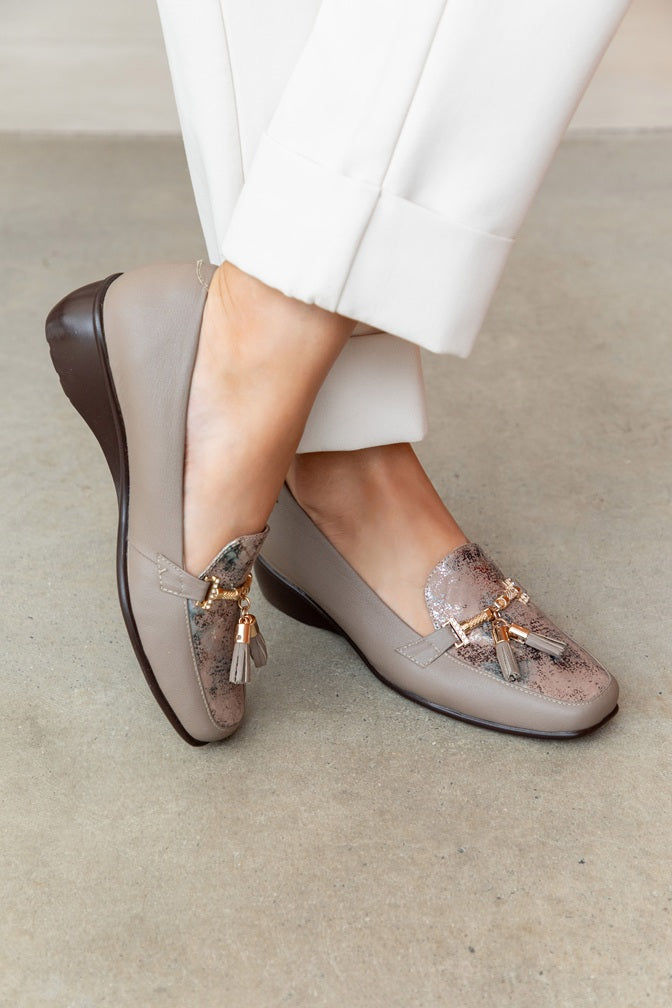 Mocasín Formal Borlas Castor