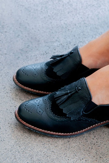 Mocasín Wingtip con Pompones Negro-Liso