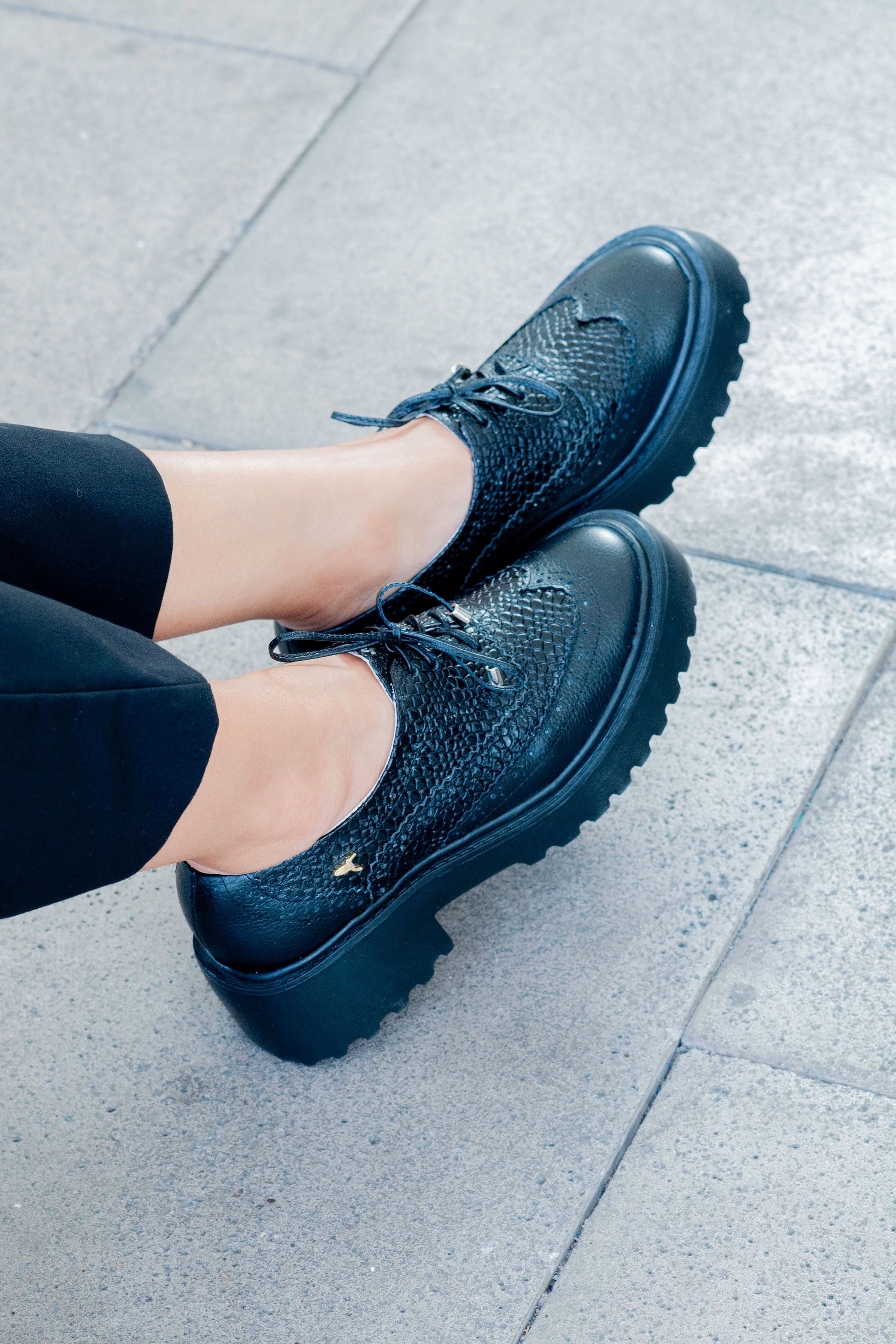 Oxford Classic Chunky Black-Plain