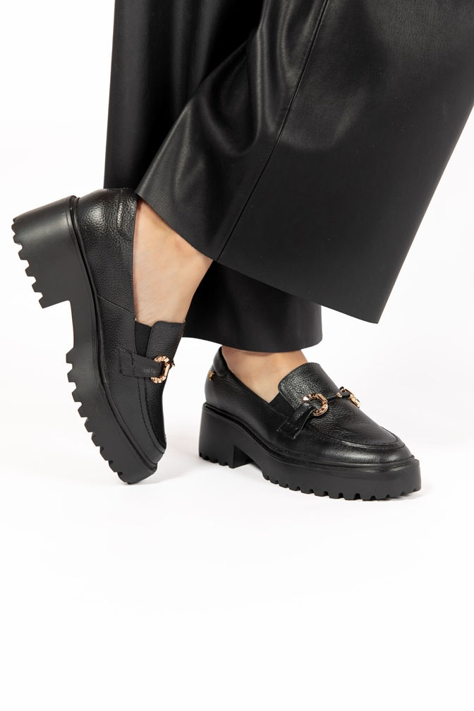 Mocasín Chunky con Accesorio Negro-Liso