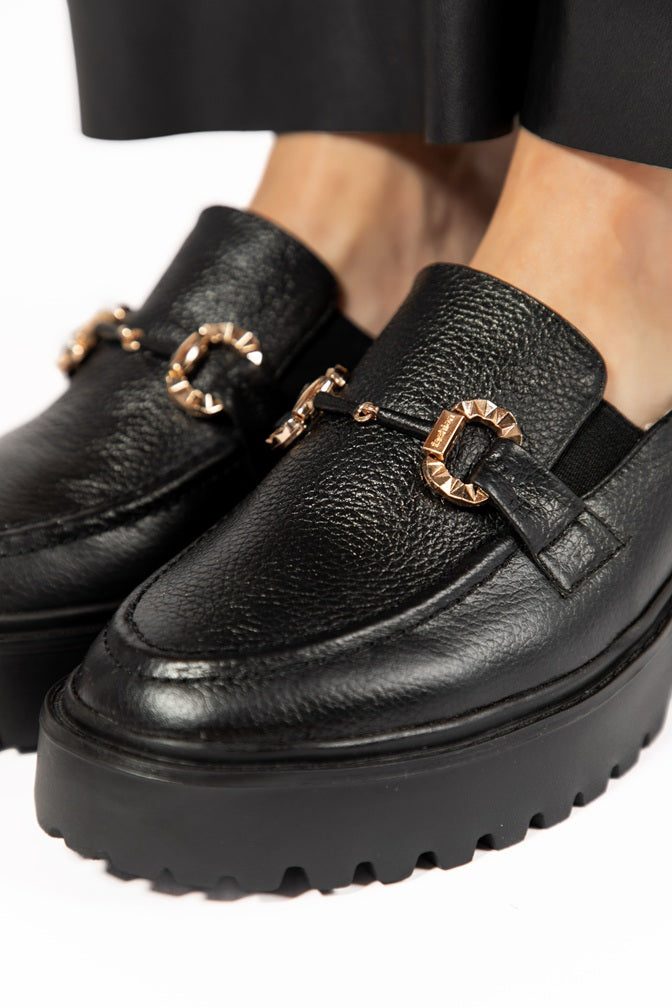 Mocasín Chunky con Accesorio Negro-Liso