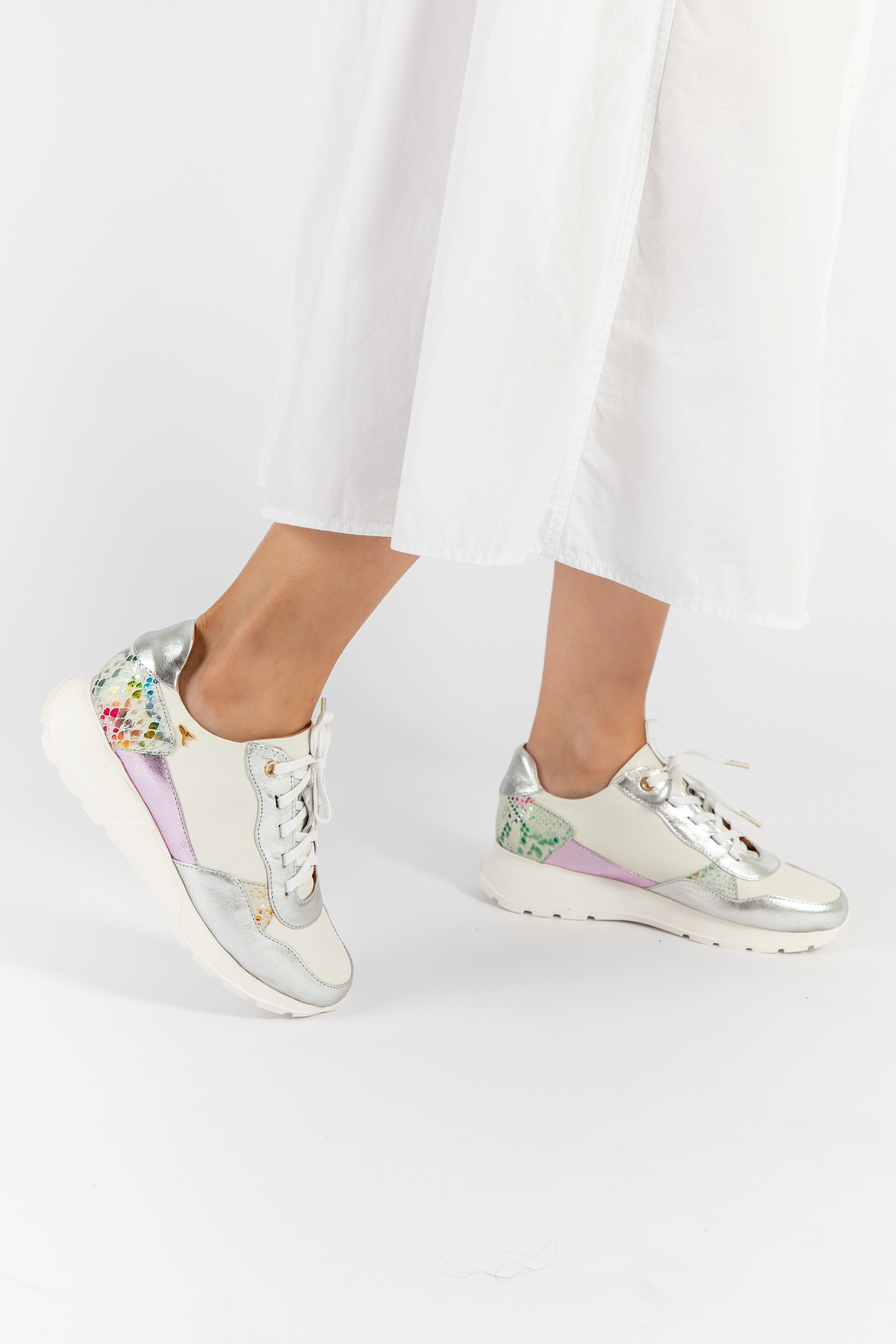Tenis Casual Travel Plata