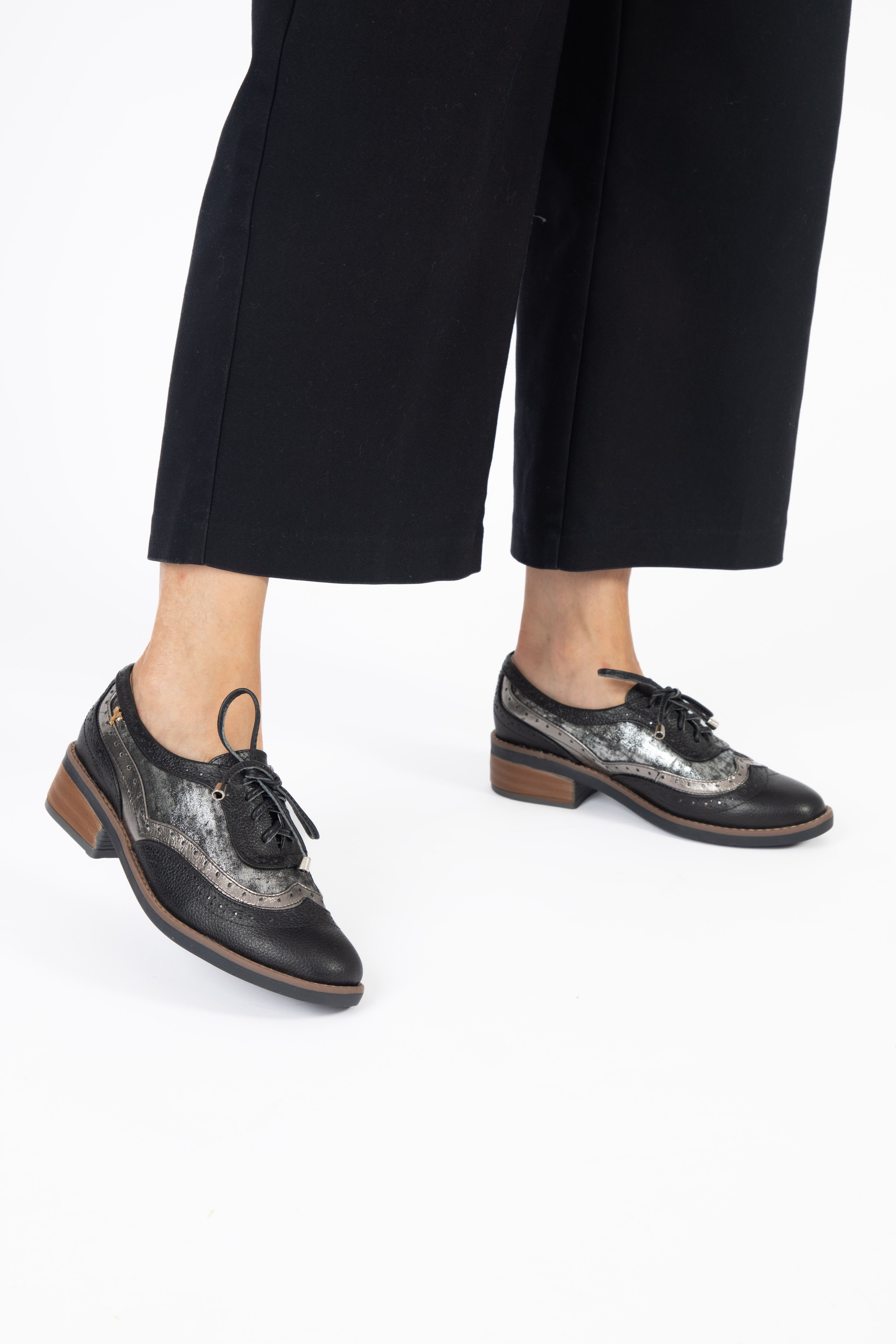 Oxford Ta Negro Liso Black And White