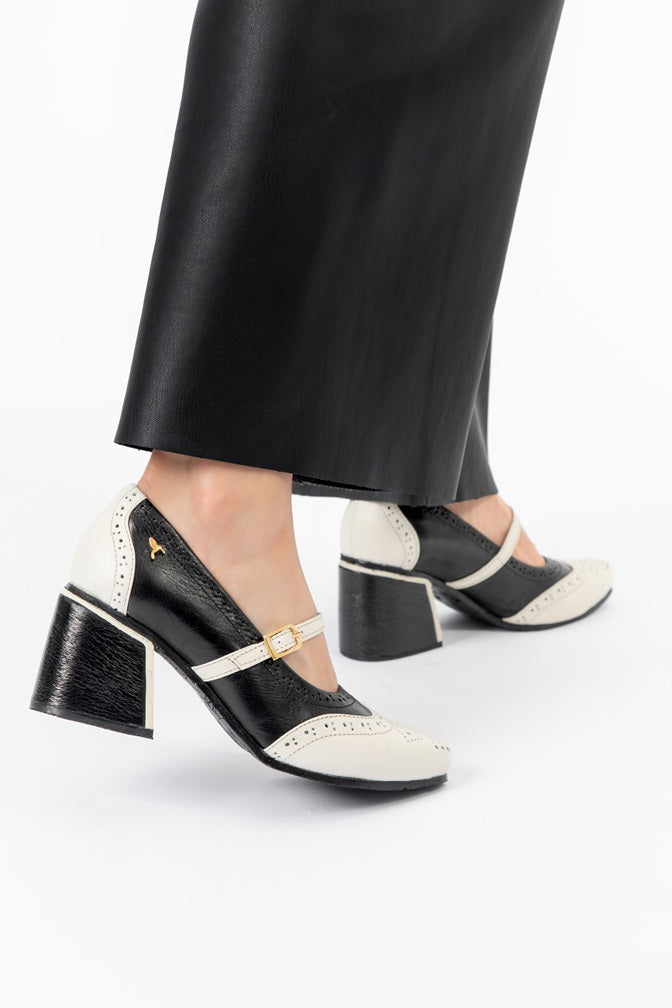 Tacón Negro Liso Black And White