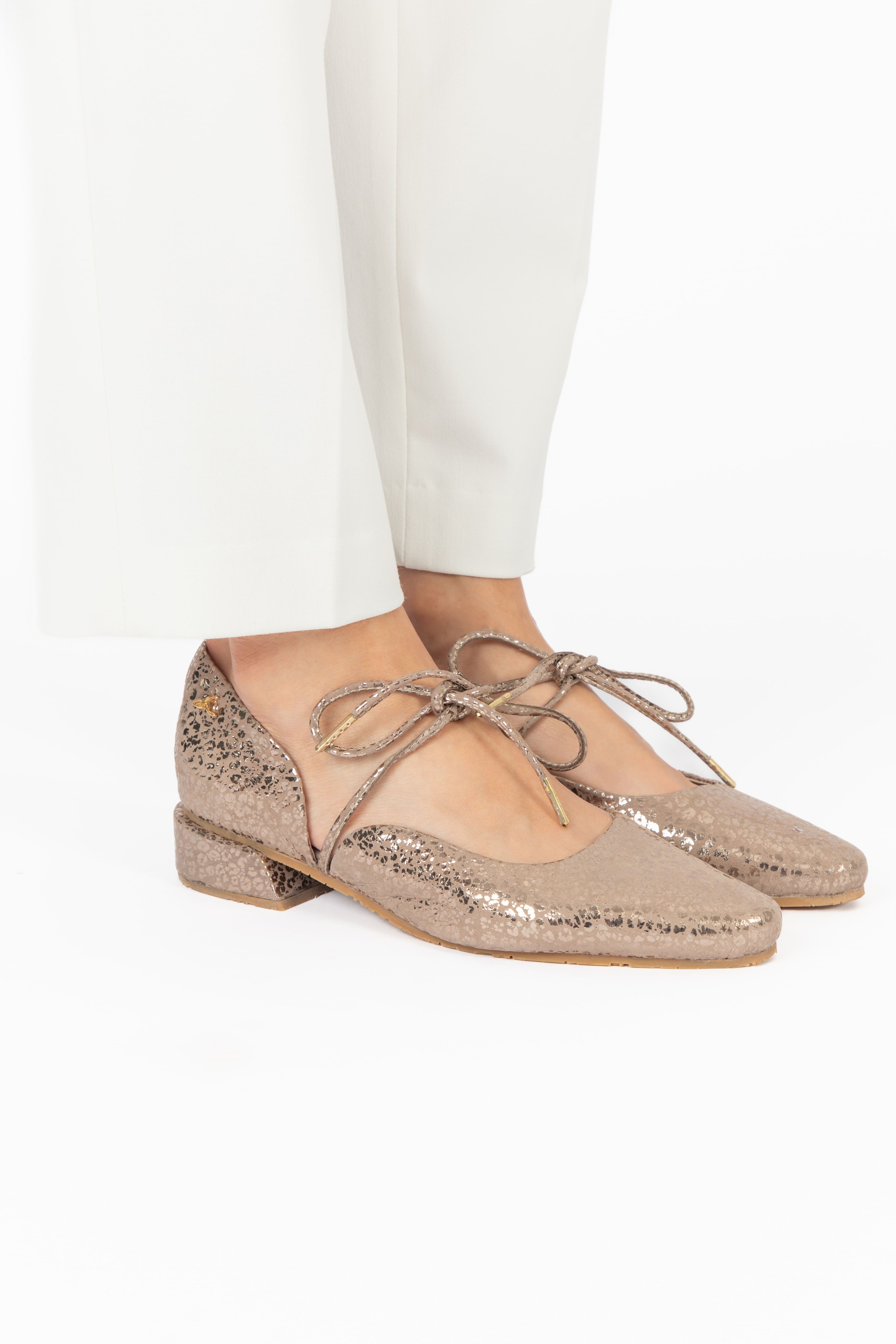 Flat Lace-Up Luna