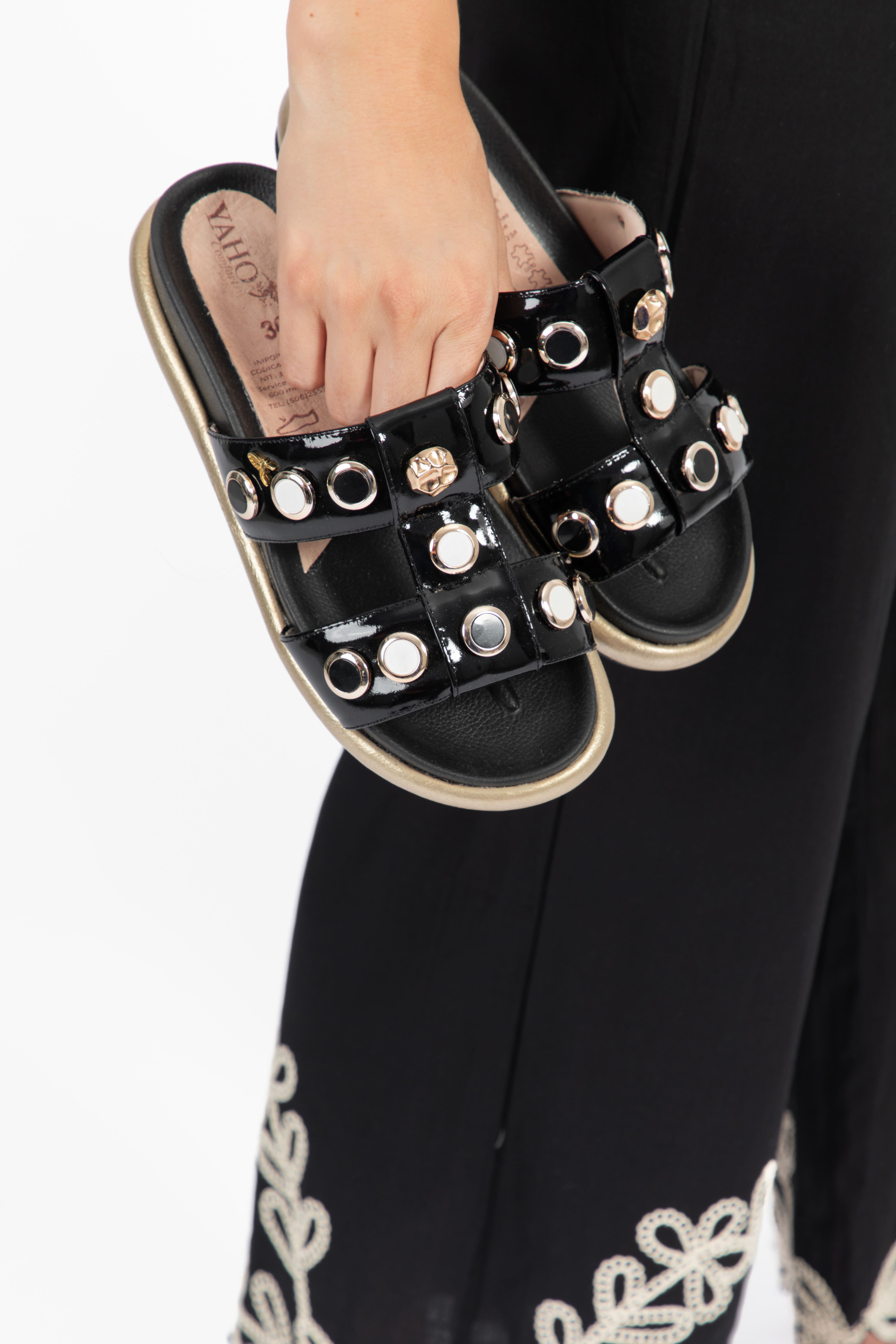 Sandalia Negro Liso Black And White