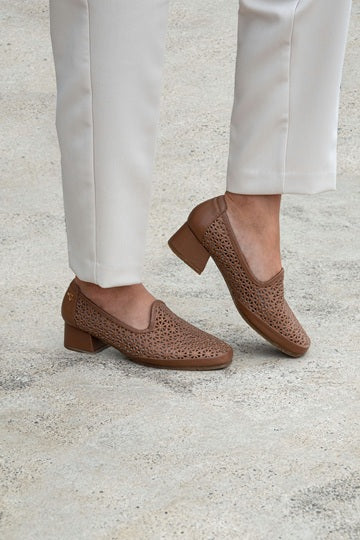 Slip-On Clasico con Tacon Miel