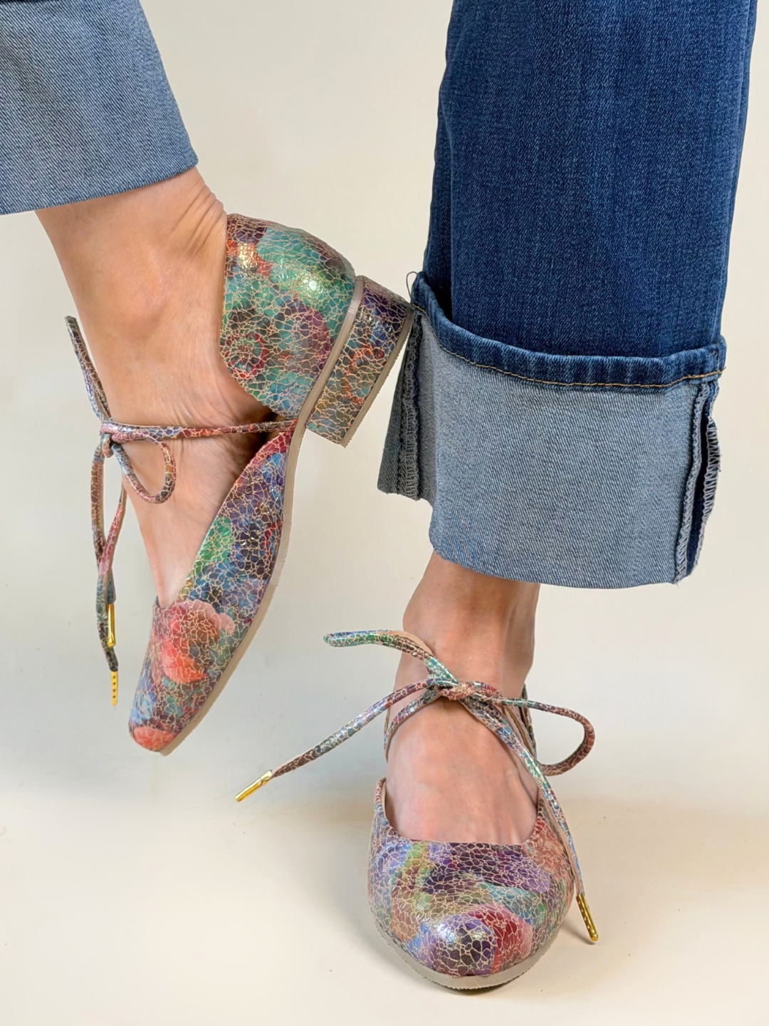 Flat Lace-up