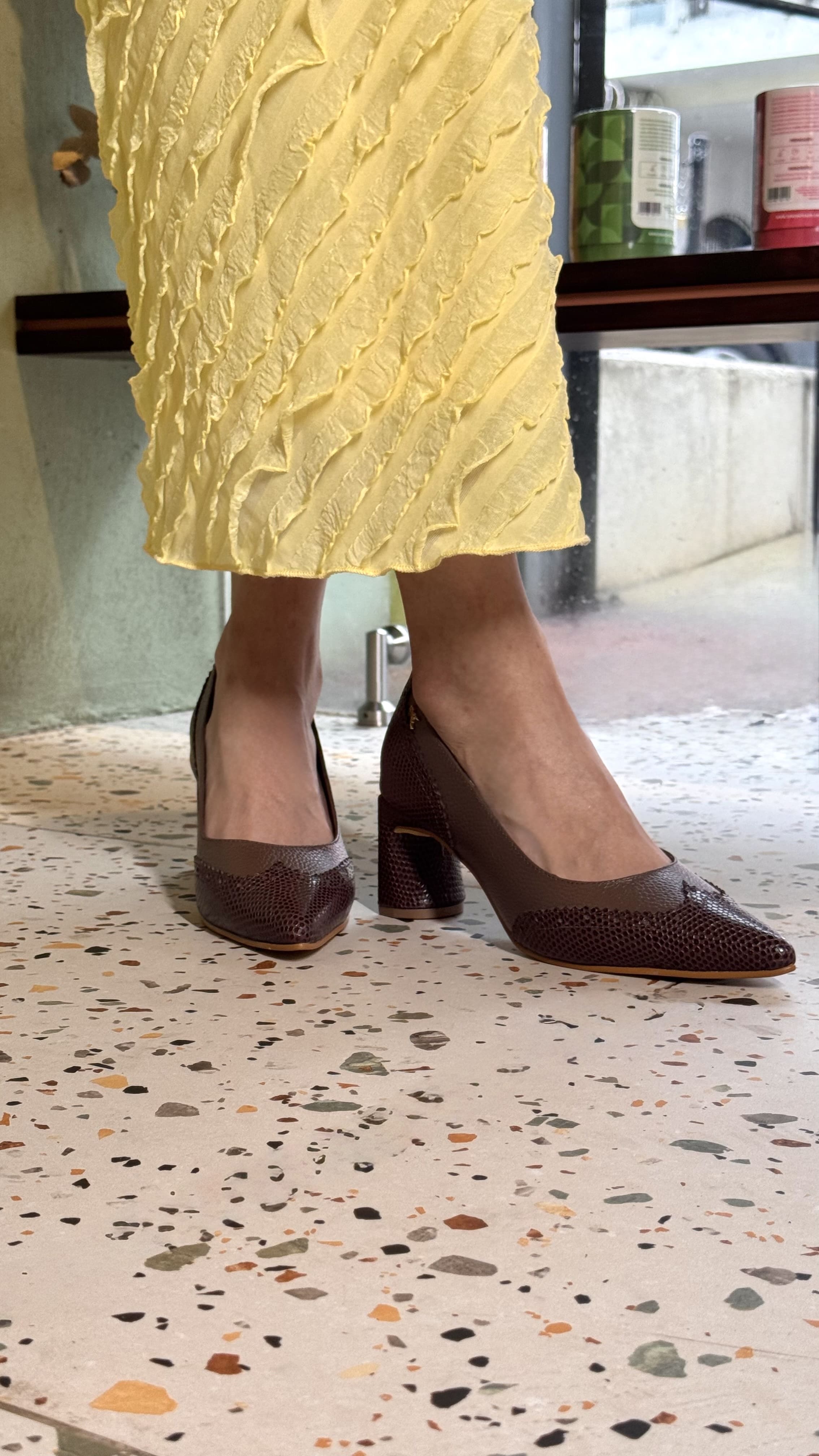 Pump con Punta Wingtip Cafe