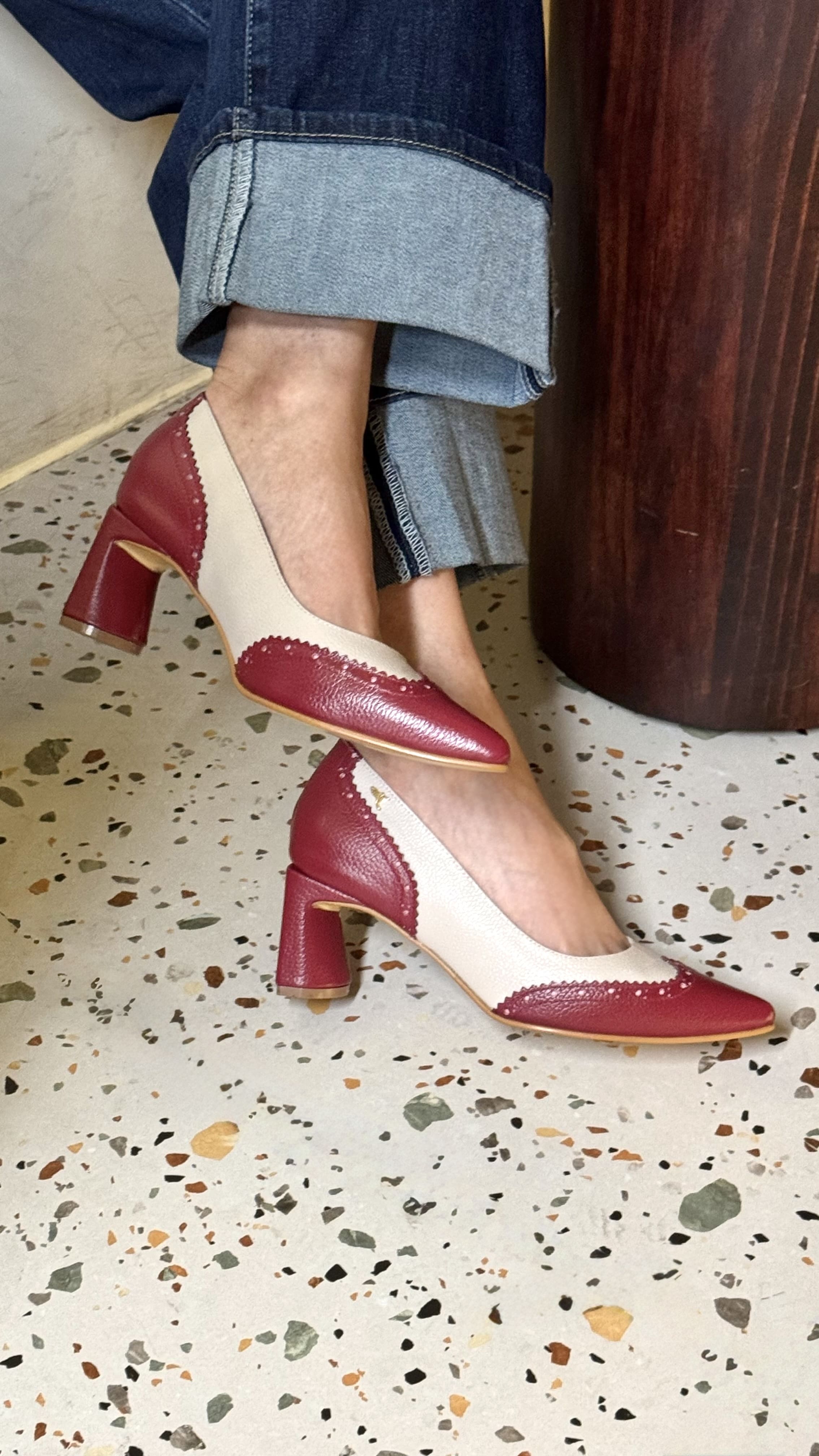 Tacones de cuero para mujer diseñados en Costa Rica por Yahonis Chaves. Elegancia, comodidad y diseño exclusivo con envío nacional e internacional.