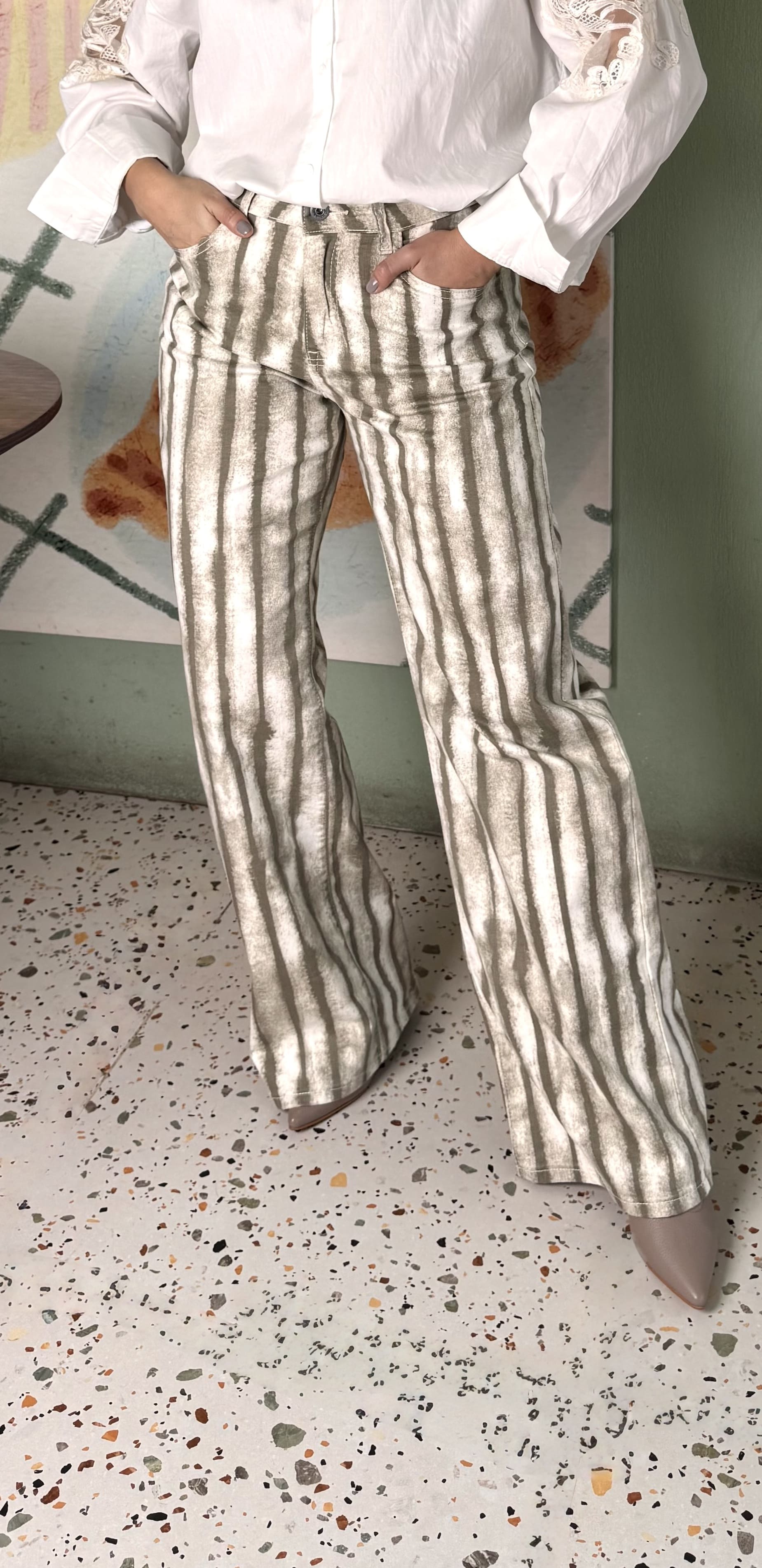 Pantalón Wide Leg con Print Moderno Beige