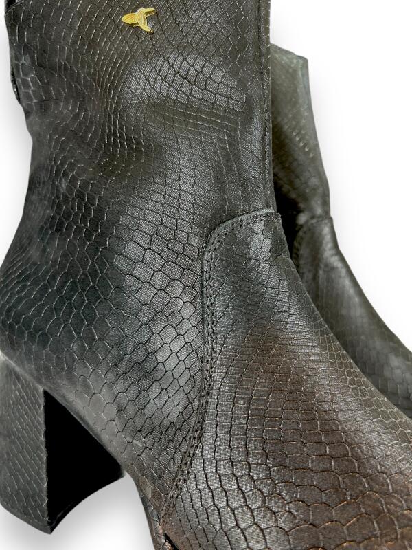Botin Punta Cuadrada Negro-Liso