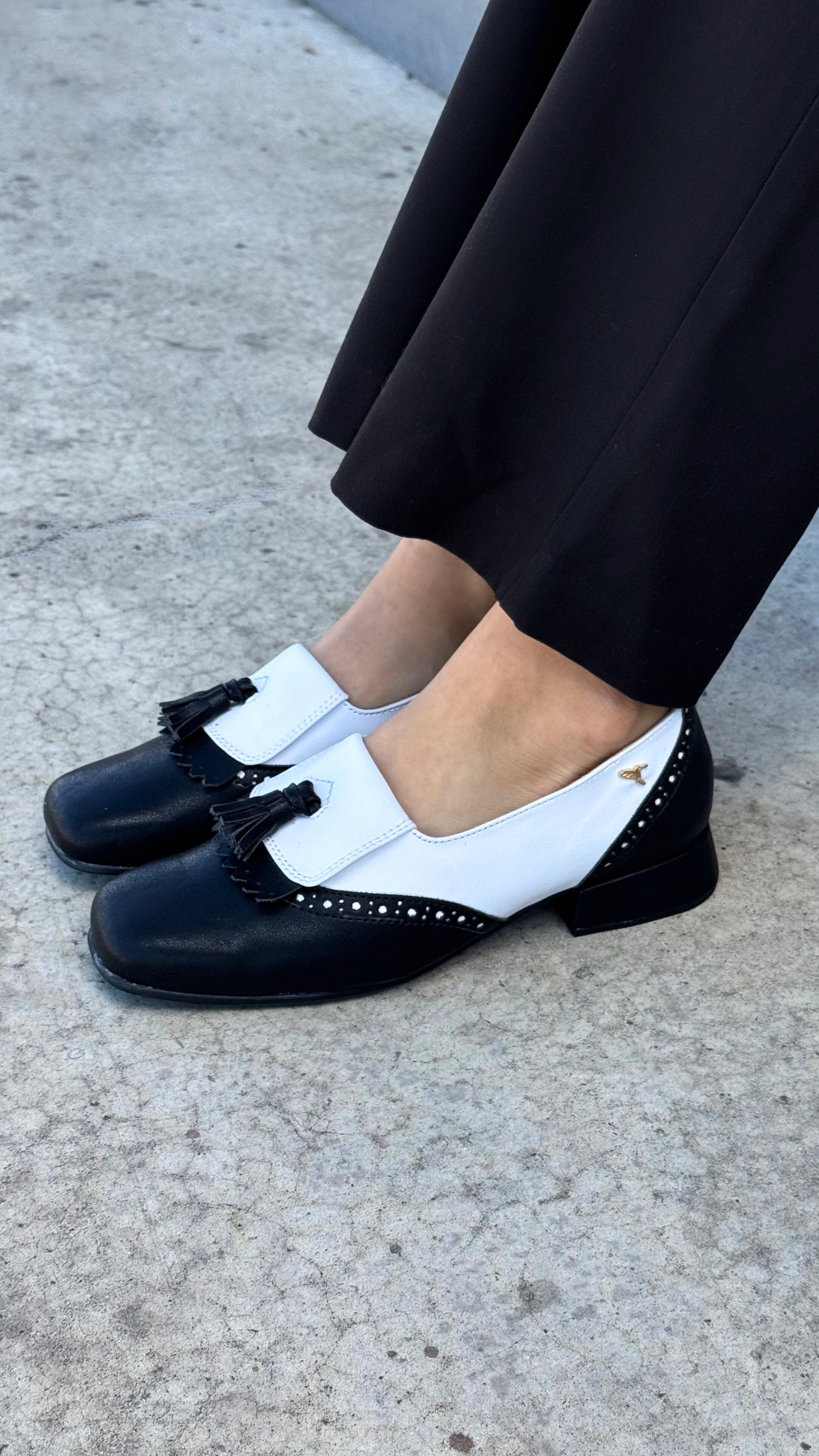 Mocasines para mujer hechos en Costa Rica. Diseño cómodo, elegante y versátil para uso diario con envío nacional e internacional.