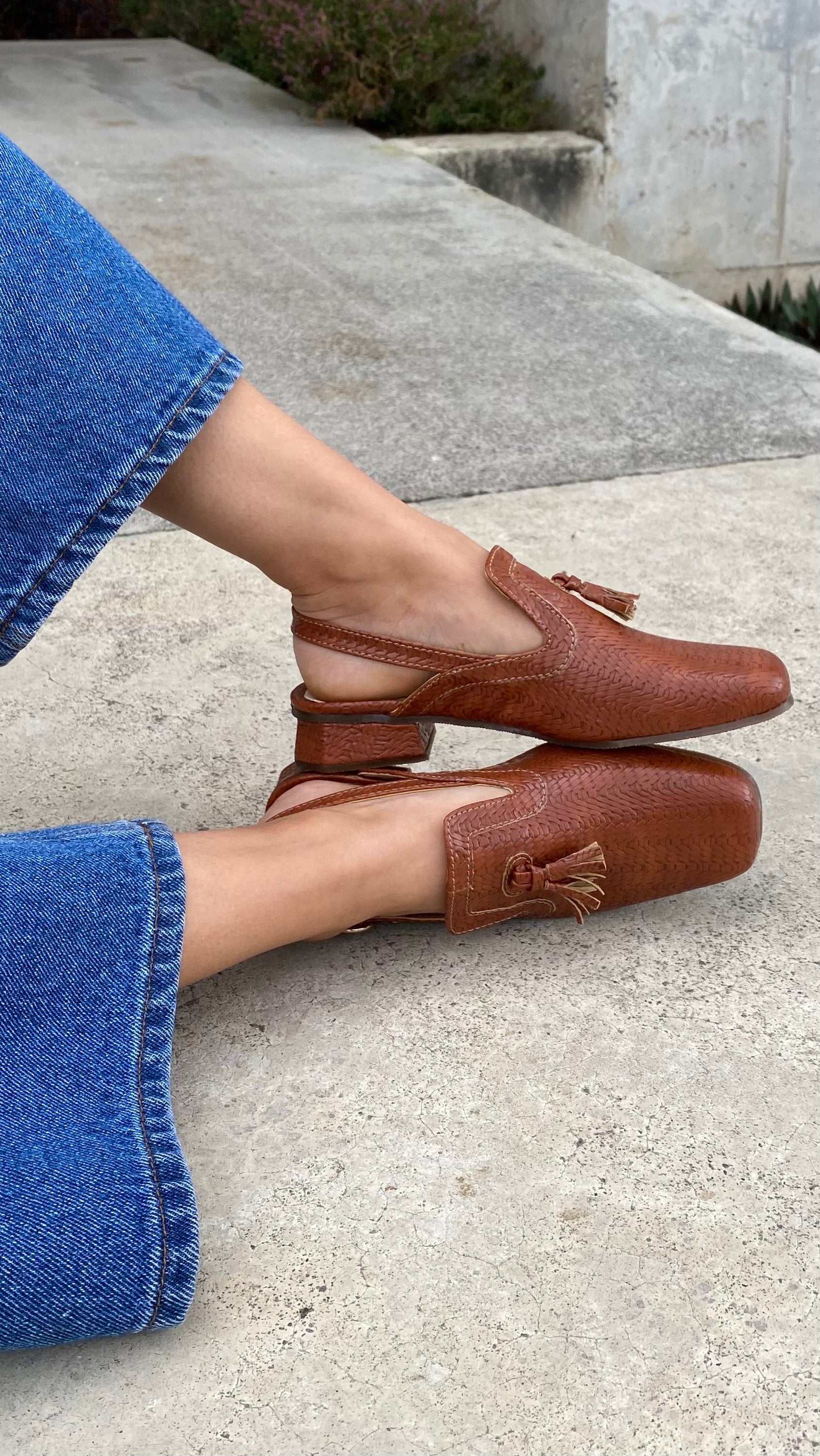 Mocasín con PomponesTan