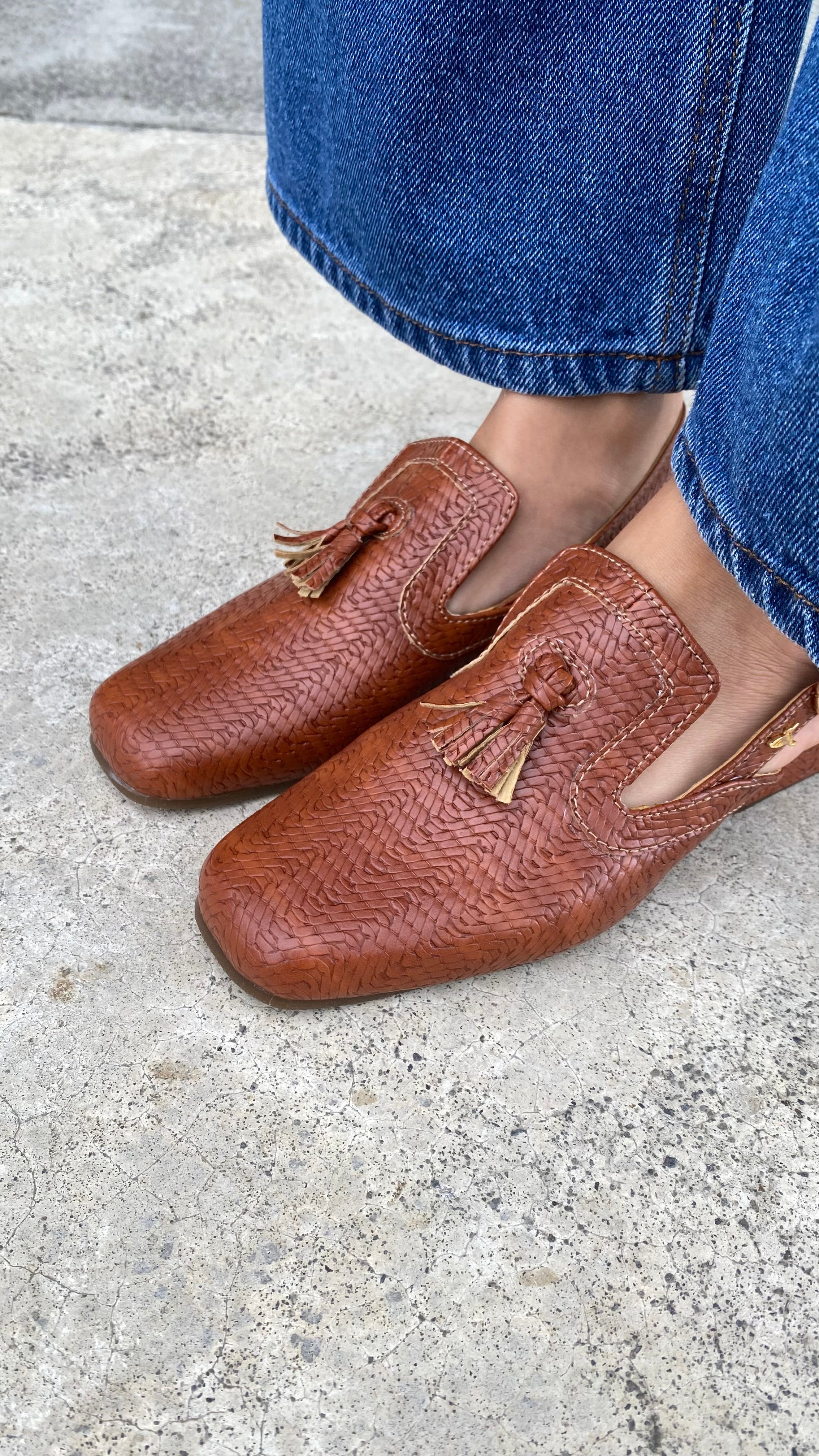 Mocasín con PomponesTan