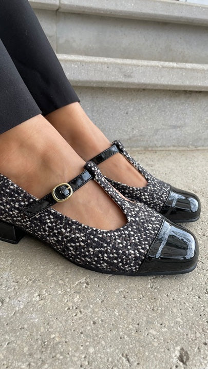 Black Patent Leather Square-Toe Mary Janes